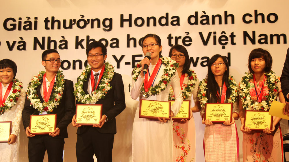 Nhiều sinh viên Việt nhận được giải thưởng lớn từ Honda honda YES Award (14).jpg