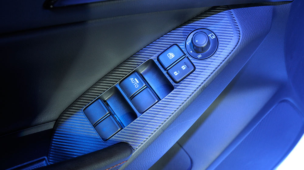 Giá từ 749 triệu đồng, Mazda3 2015 