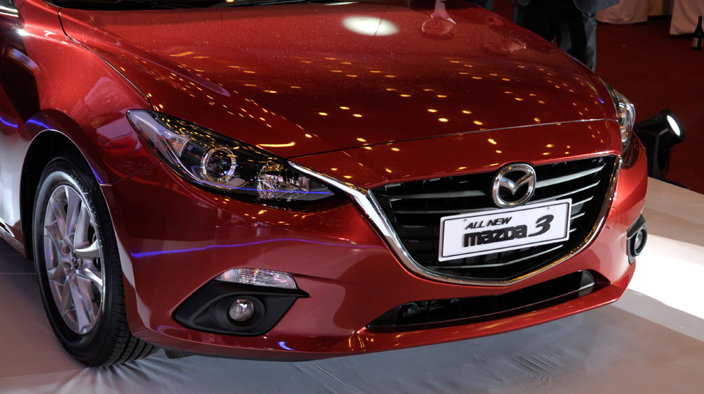 Giá từ 749 triệu đồng, Mazda3 2015 
