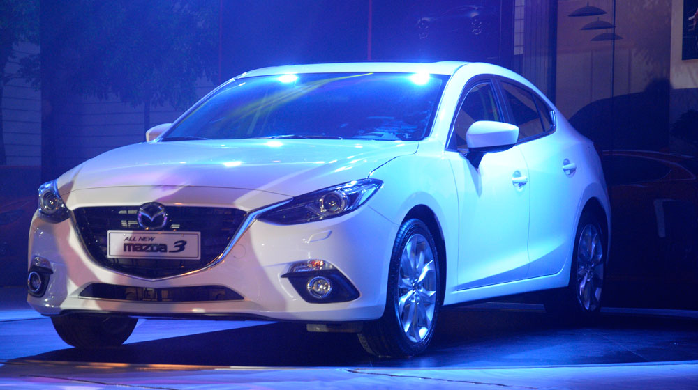 Giá từ 749 triệu đồng, Mazda3 2015 