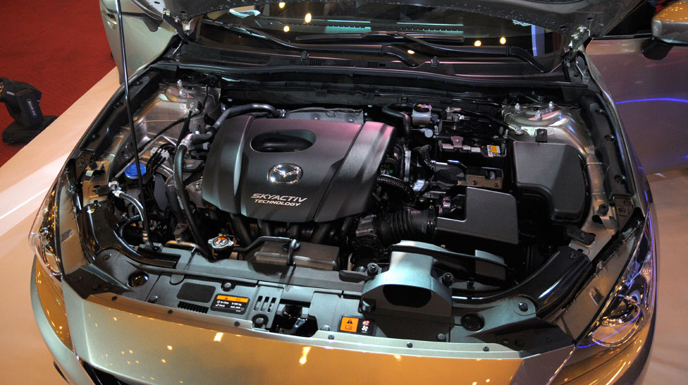 Giá từ 749 triệu đồng, Mazda3 2015 