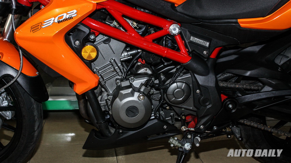 4 mẫu xe côn tay “gây sốt” tại Việt Nam năm 2014 Benelli BN302 (14).jpg