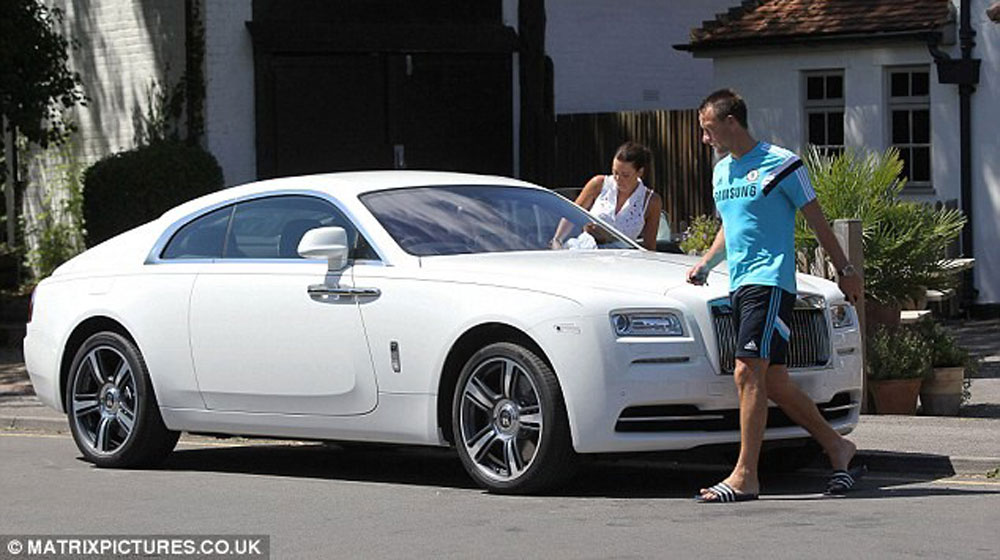 Năm 2014, các siêu sao bóng đá tậu xe gì? terry1_1.jpg