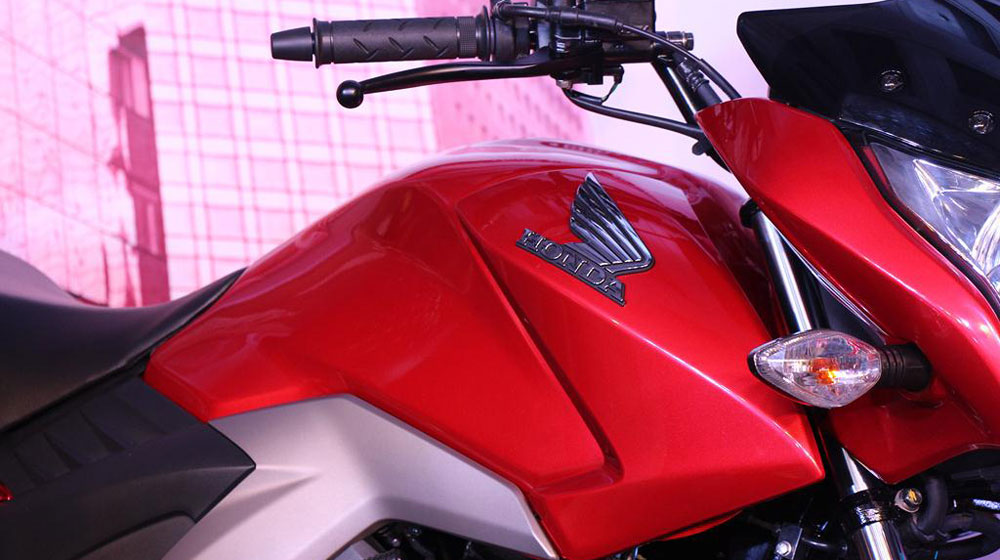 Honda trình làng xe côn tay 160cc giá cực rẻ Honda-CB-Unicorn-160-Tank-(1).jpg