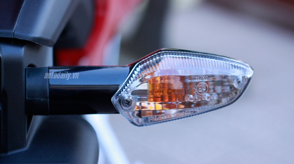 Những chi tiết nổi bật trên Honda CBR150R 2015 tại Hà Nội cbr150r 2015 (10).jpg