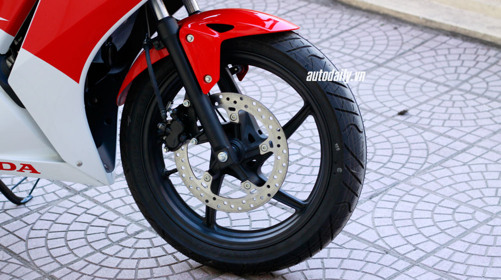 Những chi tiết nổi bật trên Honda CBR150R 2015 tại Hà Nội cbr150r 2015 (19).jpg