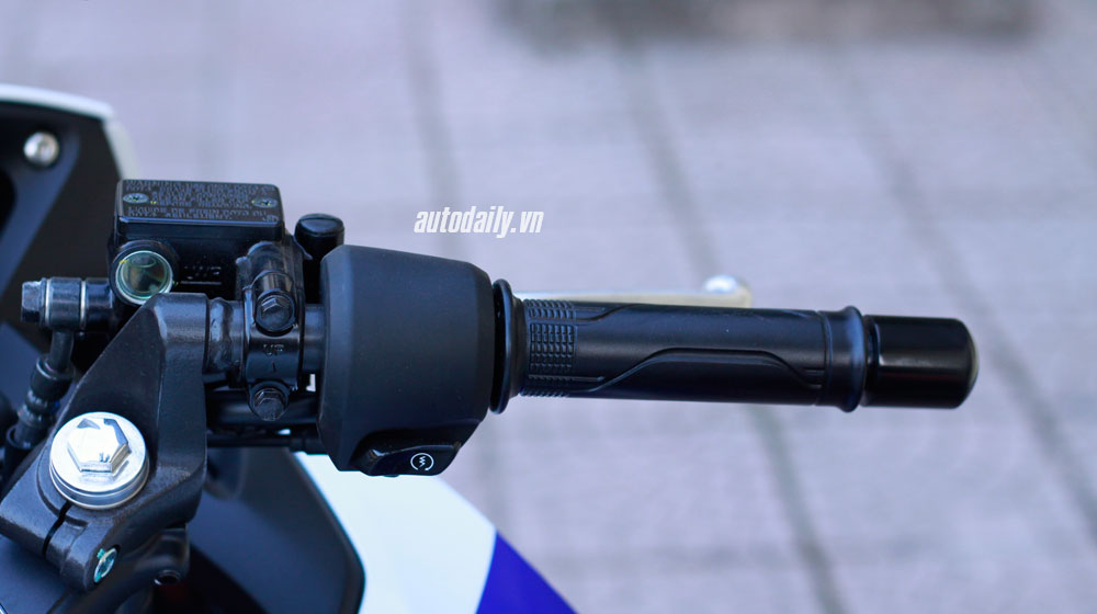 Những chi tiết nổi bật trên Honda CBR150R 2015 tại Hà Nội cbr150r 2015 (3).jpg
