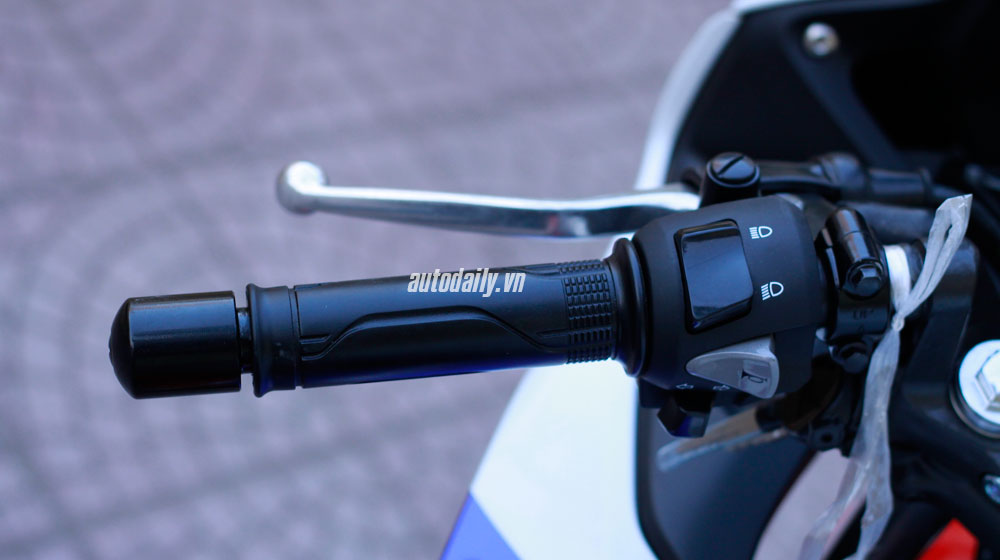 Những chi tiết nổi bật trên Honda CBR150R 2015 tại Hà Nội cbr150r 2015 (4).jpg