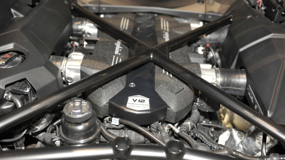 Ngắm Lamborghini Aventador chính hãng đầu tiên tại Việt Nam aventador (13).jpg