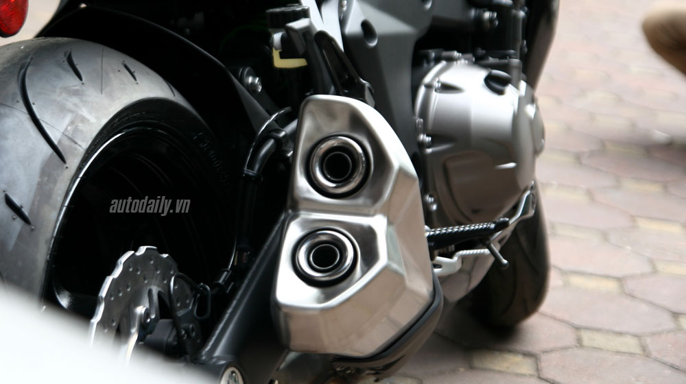 Giá trên 500 triệu đồng, Kawasaki Z1000 2015 tại Việt Nam có gì? z1000 2015 (1).jpg