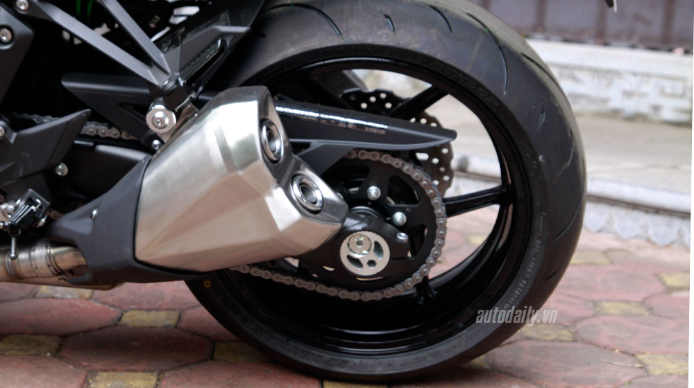 Giá trên 500 triệu đồng, Kawasaki Z1000 2015 tại Việt Nam có gì? z1000 2015 (10).jpg