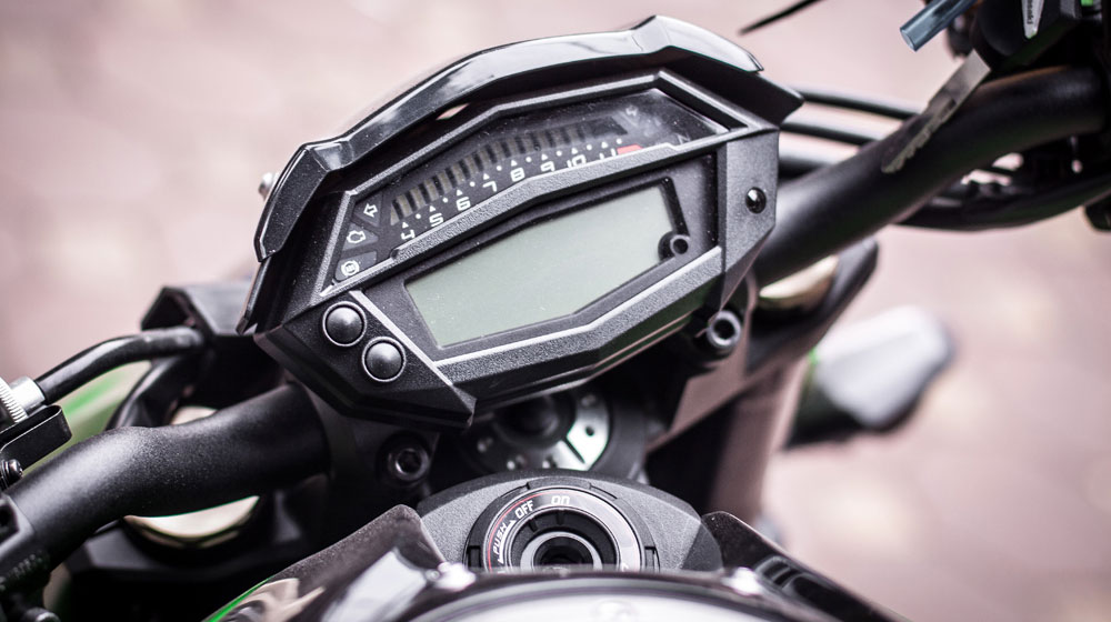 Giá trên 500 triệu đồng, Kawasaki Z1000 2015 tại Việt Nam có gì? z1000 2015 (4).jpg