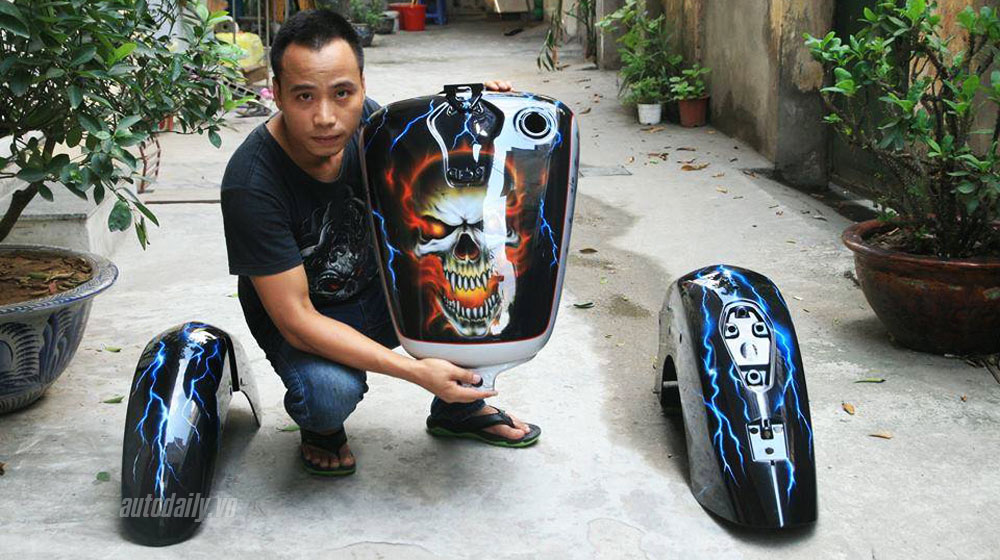 Gặp người vẽ áo cho xe ở Hà Nội ve-ao-xe-may (2).jpg