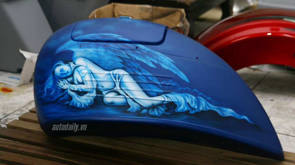 Gặp người vẽ áo cho xe ở Hà Nội ve-ao-xe-may (5).jpg