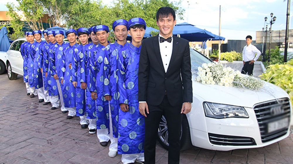 Công Vinh đón dâu bằng xế sang bạc tỷ audi-a8-l2.jpg