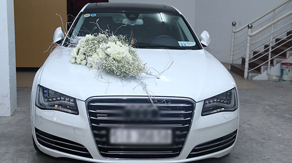 Công Vinh đón dâu bằng xế sang bạc tỷ audi-a8l-1.jpg