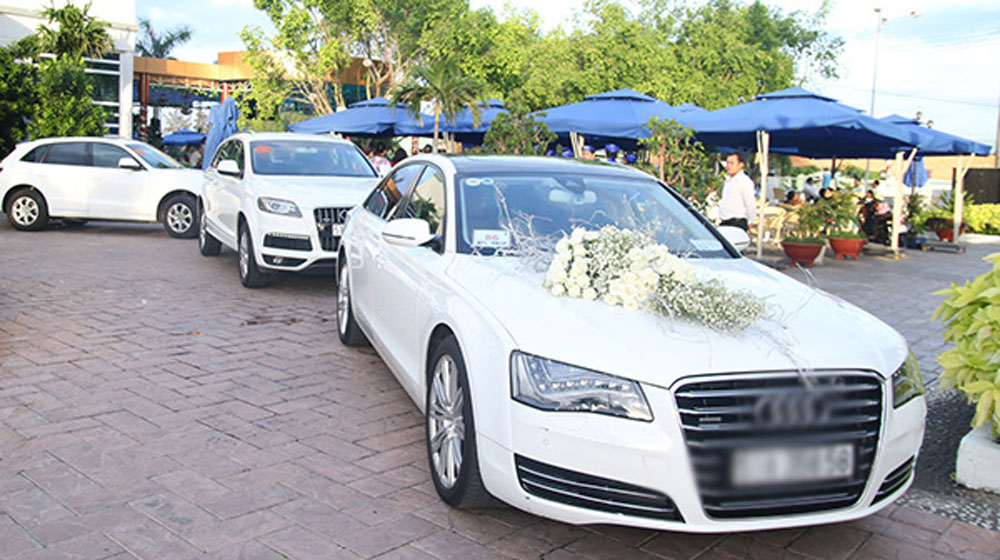 Công Vinh đón dâu bằng xế sang bạc tỷ audi-a8l.jpg