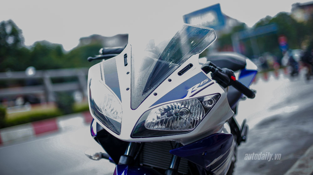 Honda CBR150R 2015 vs. Yamaha R15 2014: Kỳ phùng địch thủ yamaha r15 (7).jpg