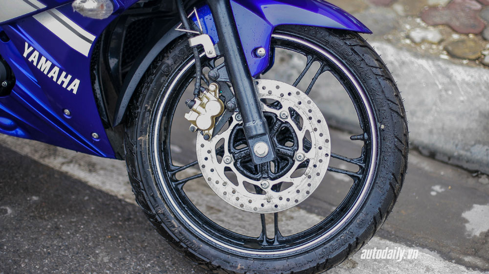 Honda CBR150R 2015 vs. Yamaha R15 2014: Kỳ phùng địch thủ yamaha r15 (8).jpg