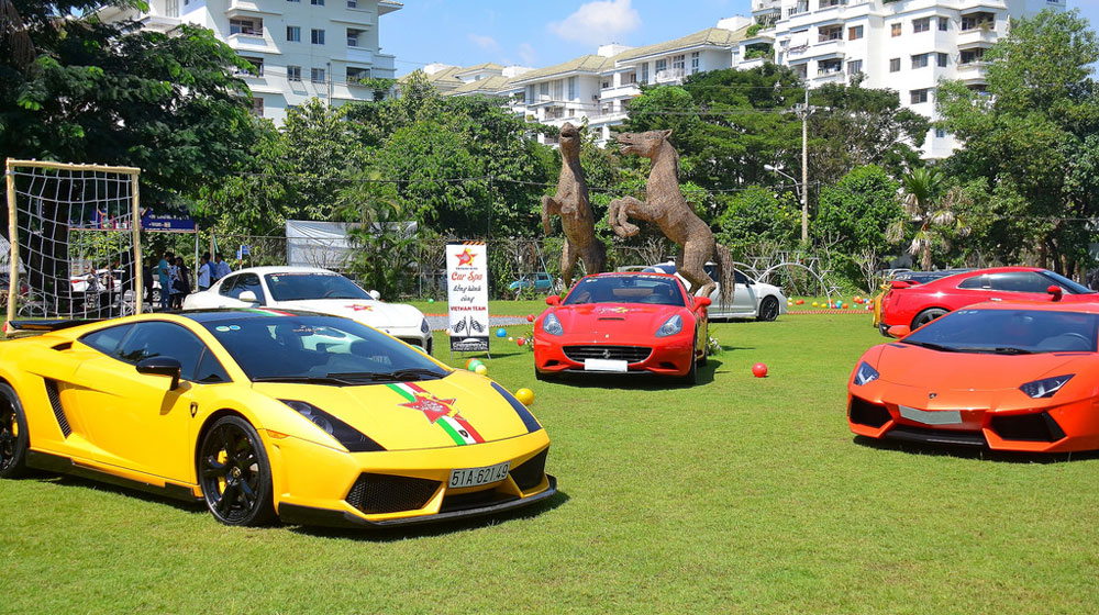 Người Việt mang hàng chục siêu xe sang Campuchia viet nam team (14).jpg