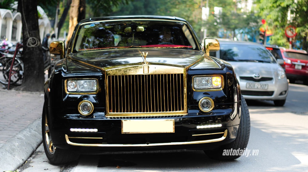 Xế siêu sang giá hơn 30 tỷ dạo phố đầu năm cặp đôi rolls royce phantom (8).jpg