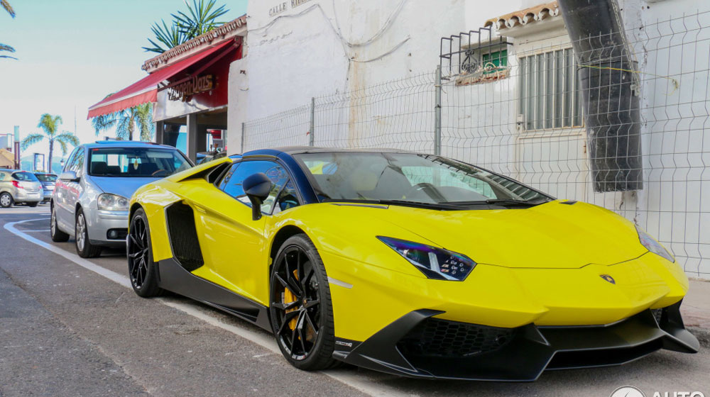 Lamborghini Aventador LP720-4 Roadster 50 Anniversario dạo phố