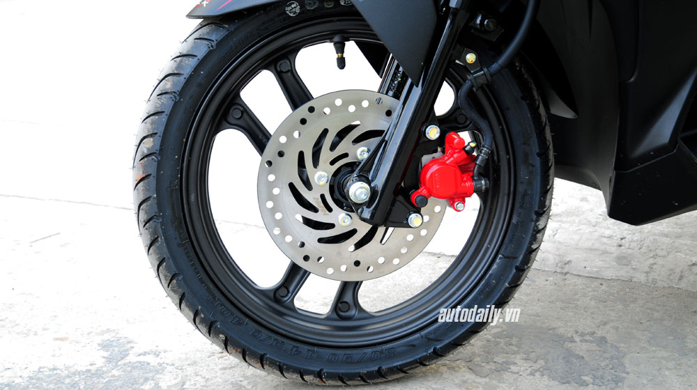 Cận cảnh Honda Air Blade 125 Black Edition vừa 