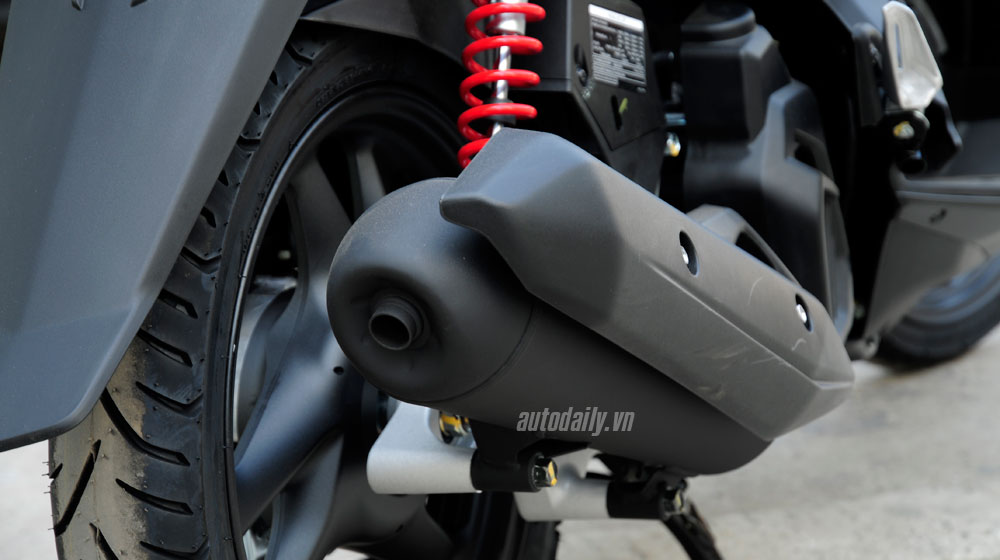 Cận cảnh Honda Air Blade 125 Black Edition vừa 