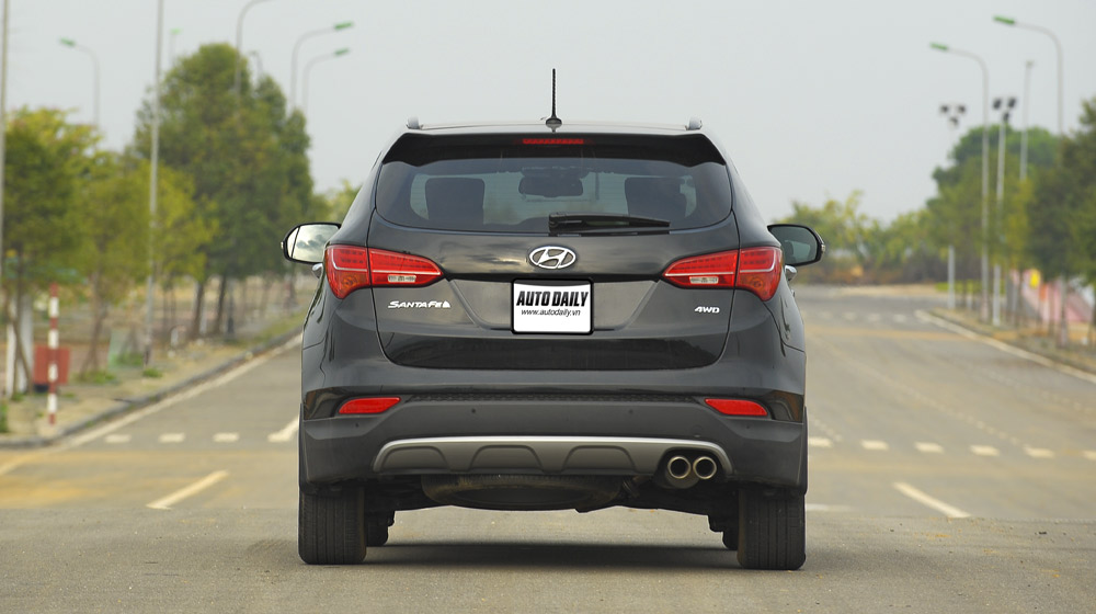 Hyundai Santa Fe 2015 phiên bản đặc biệt có gì hấp dẫn? Hyundai Santafe 2014 (4).jpg