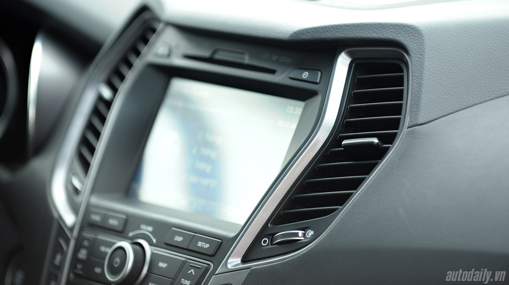 Hyundai Santa Fe 2015 phiên bản đặc biệt có gì hấp dẫn? Hyundai Santafe 2014 (42).jpg
