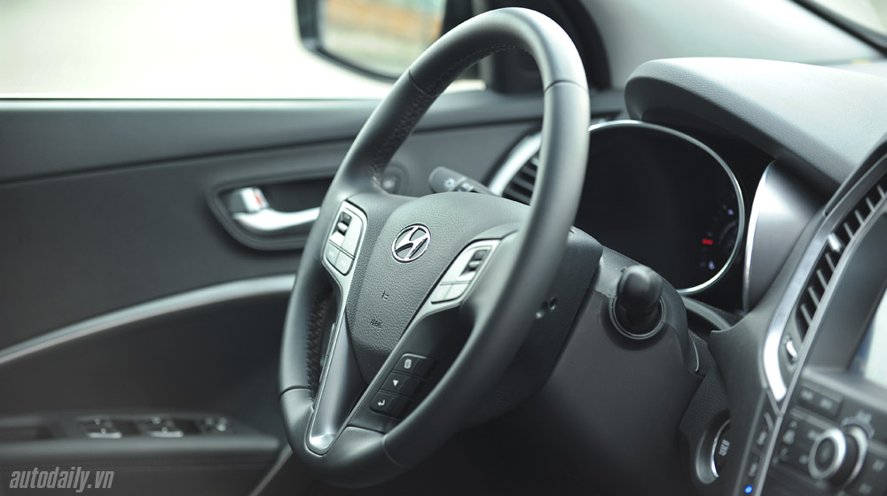 Hyundai Santa Fe 2015 phiên bản đặc biệt có gì hấp dẫn? Hyundai Santafe 2014 (44).jpg