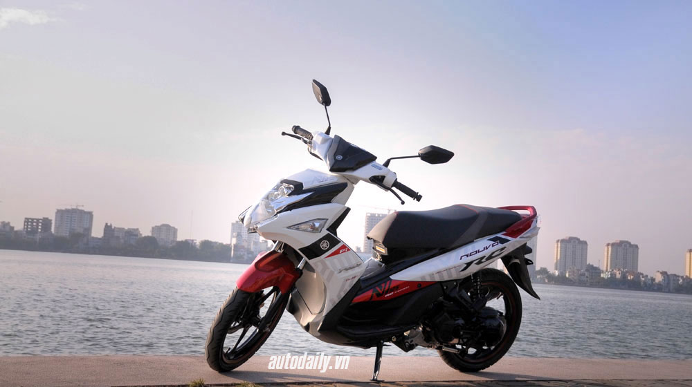 Ra phiên bản mới, Honda Air Blade tiếp tục “đè” Yamaha Nouvo 20141219-_AUT7608.jpg
