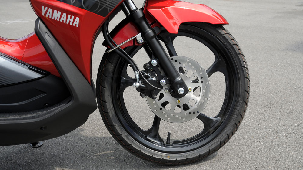 Ra phiên bản mới, Honda Air Blade tiếp tục “đè” Yamaha Nouvo yamaha-nouvo-fi-2015 (6).jpg