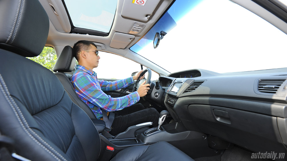 Honda Civic 2015 – Càng ngày càng “ngon” Honda Civic 2015 (46).jpg