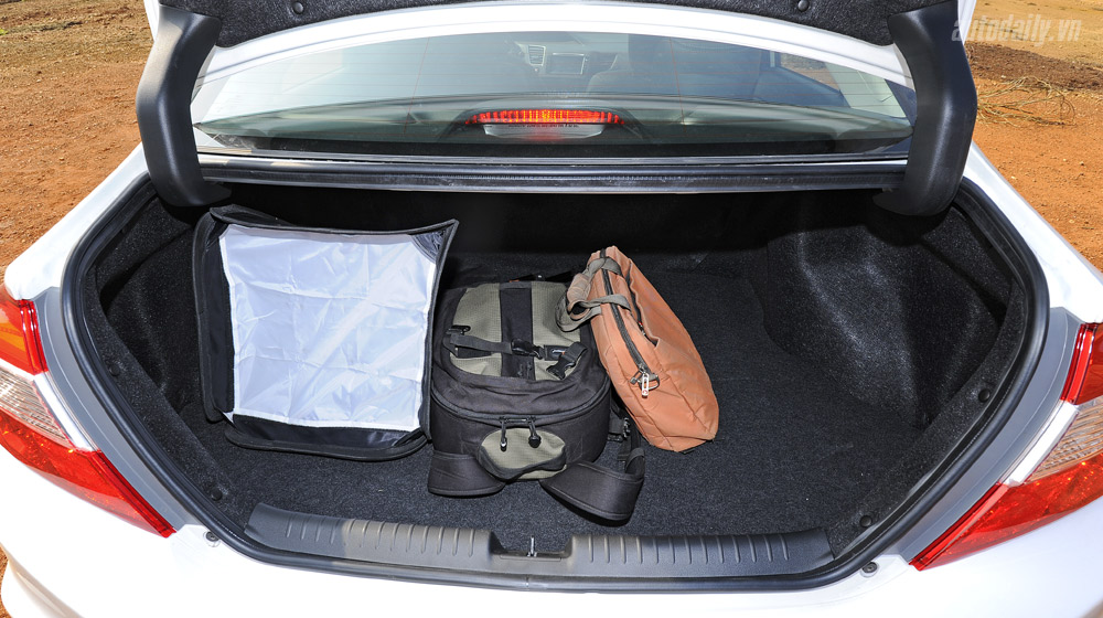 Honda Civic 2015 – Càng ngày càng “ngon” Honda Civic 2015 (49)-1.jpg