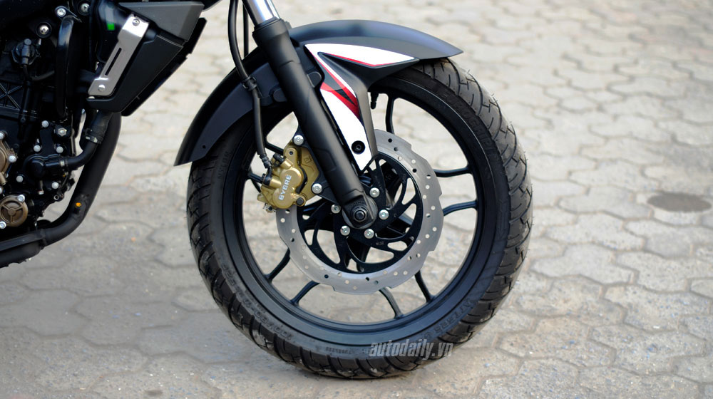 90 triệu đồng, nên chọn Yamaha FZ-S hay Bajaj Pulsar 200ns? bajaj pulsar (13).jpg