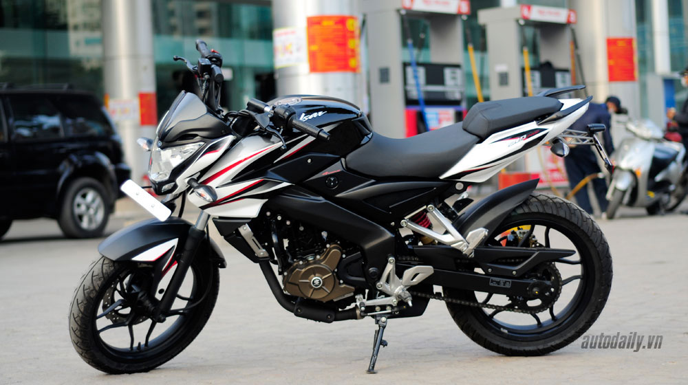90 triệu đồng, nên chọn Yamaha FZ-S hay Bajaj Pulsar 200ns? bajaj pulsar (2).jpg