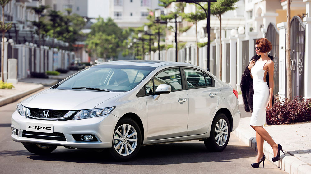 Siêu mẫu Minh Triệu đọ dáng với Honda Civic 2015 honda-civic-2015-minh-trieu-3.jpg