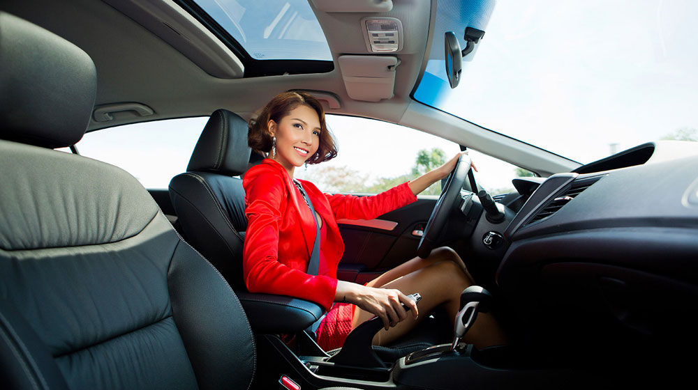 Siêu mẫu Minh Triệu đọ dáng với Honda Civic 2015 honda-civic-2015-minh-trieu-38.jpg