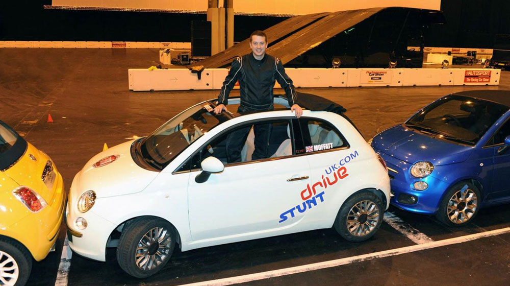 Đỗ xe siêu đẳng vào chỗ hẹp fiat-500c (2).jpg