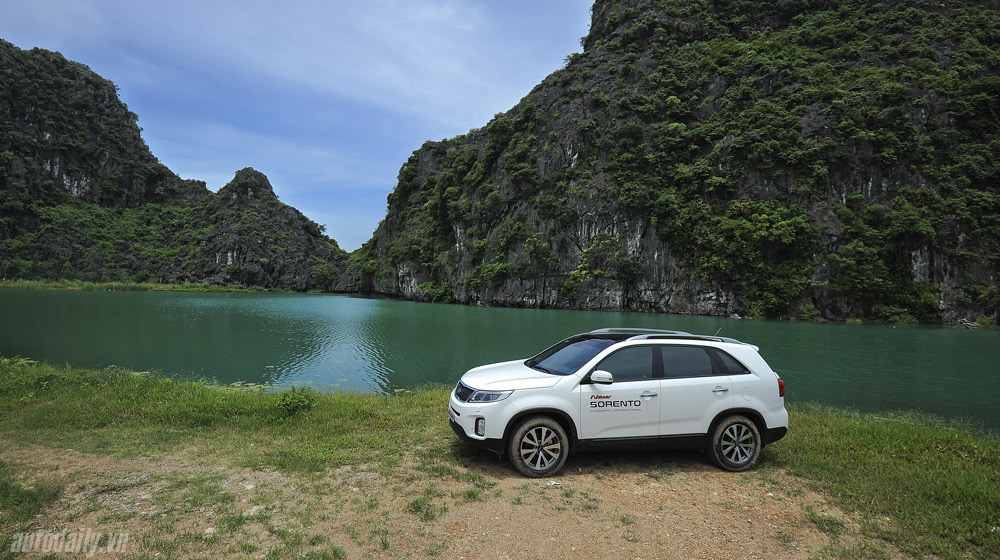 Tháng 1, mua xe Kia hưởng ưu đãi 50 triệu đồng Kia-Sorento-2014_7jpg.jpg