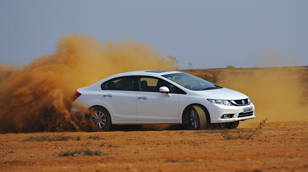 City – “chìa khóa thành công” của Honda Việt Nam năm 2014 Honda Civic 2015 (9).jpg