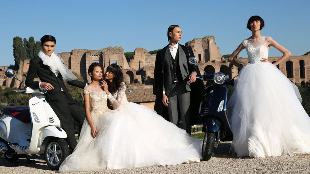 Vespa Primavera quyến rũ cùng  top 5 Vietnam’s Next Top Model 2014 tại Ý top 5 vnnt model (3).jpg