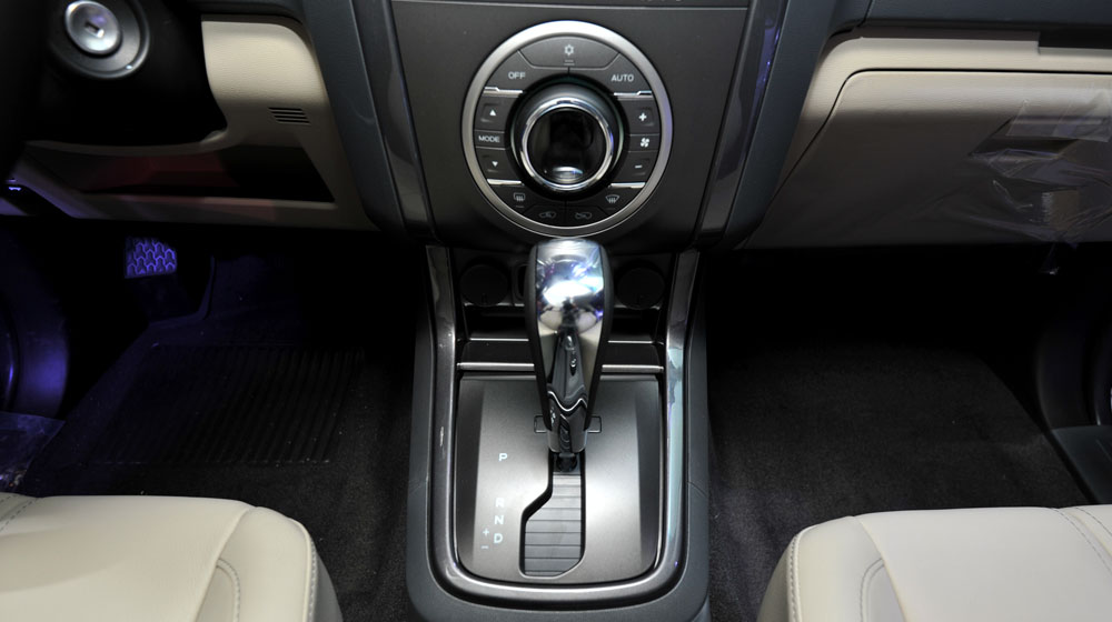 Cận cảnh Chevrolet Colorado LTZ 2.8L AT 4x4 giá 749 triệu đồng Colorado 2,8L AT (12).jpg