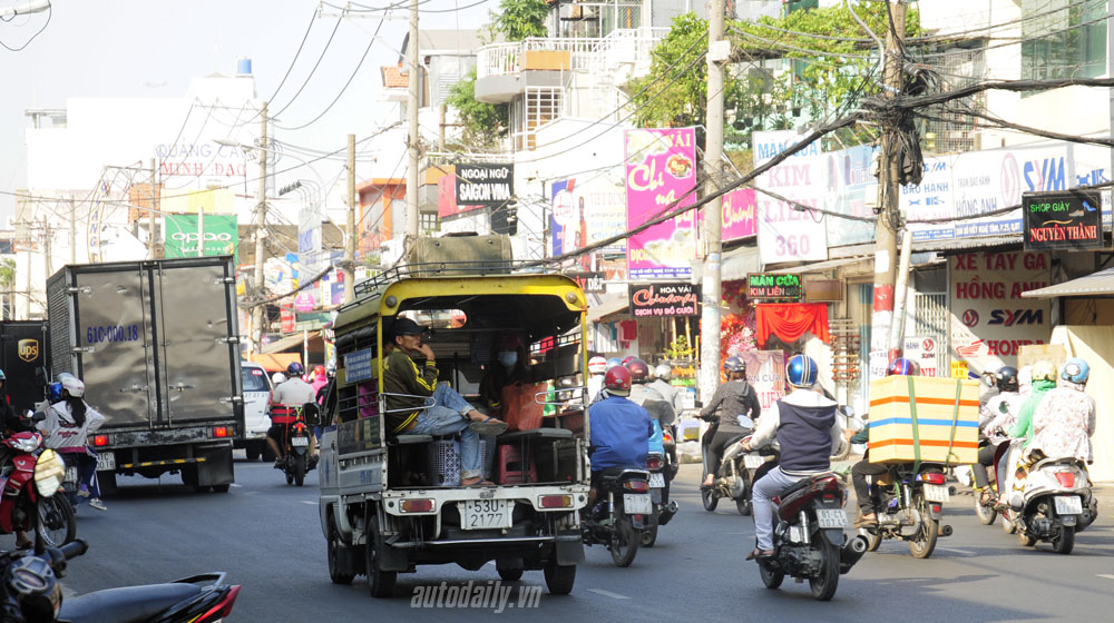 Có một loại xe buýt “cực hay” tại Sài Gòn Xe-buyt-Sai-Gon-(5).jpg