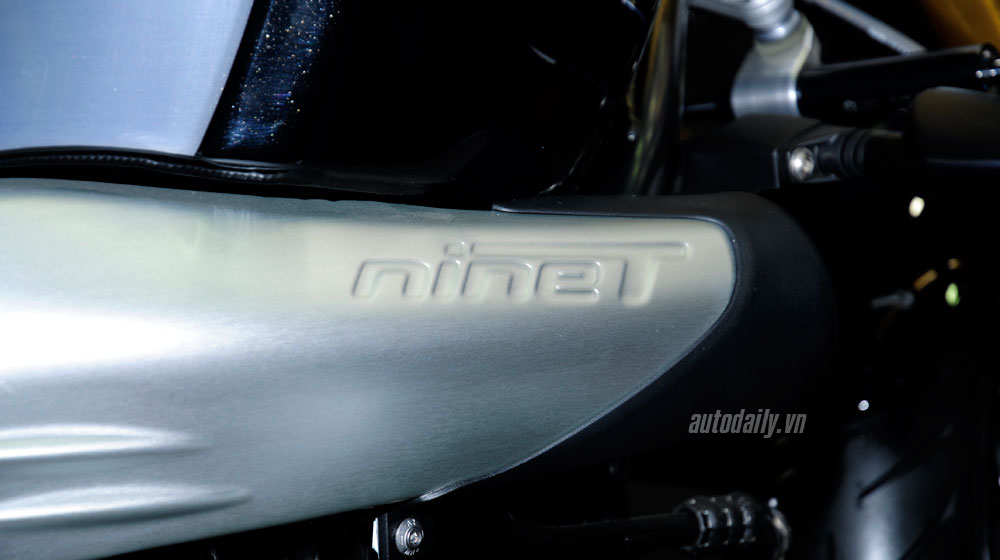 Chi tiết BMW R nine T chính hãng tại Việt Nam r nine t (10).jpg