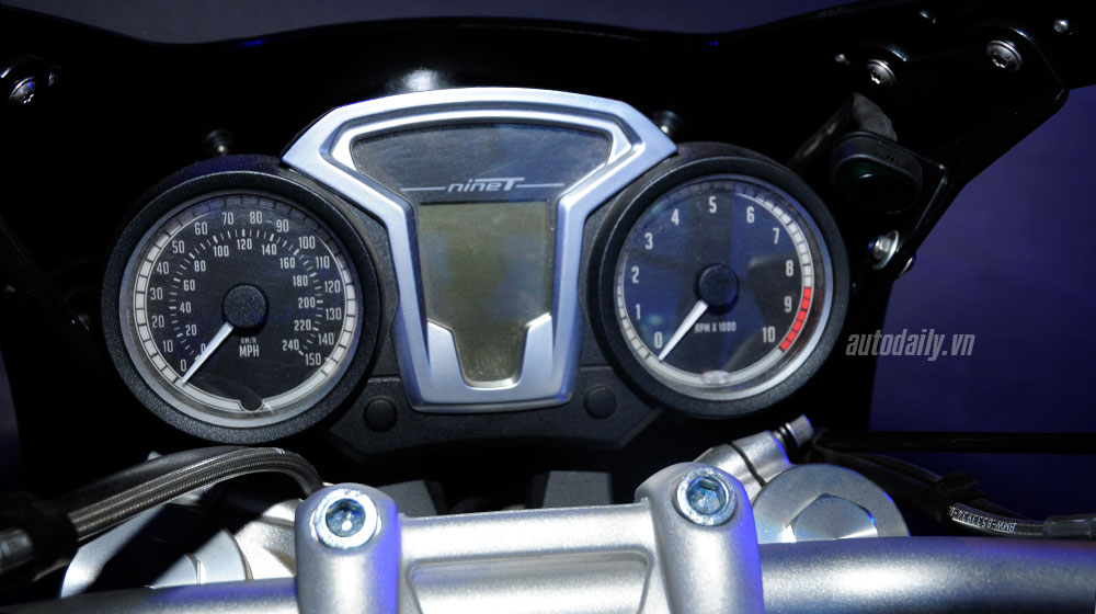 Chi tiết BMW R nine T chính hãng tại Việt Nam r nine t (15).jpg