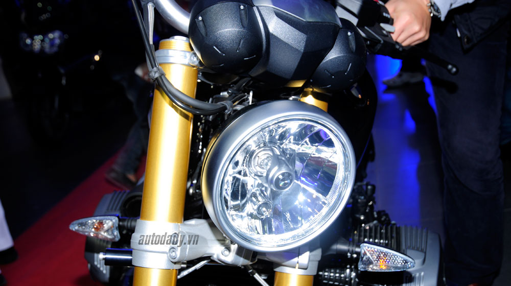 Chi tiết BMW R nine T chính hãng tại Việt Nam r nine t (2).jpg