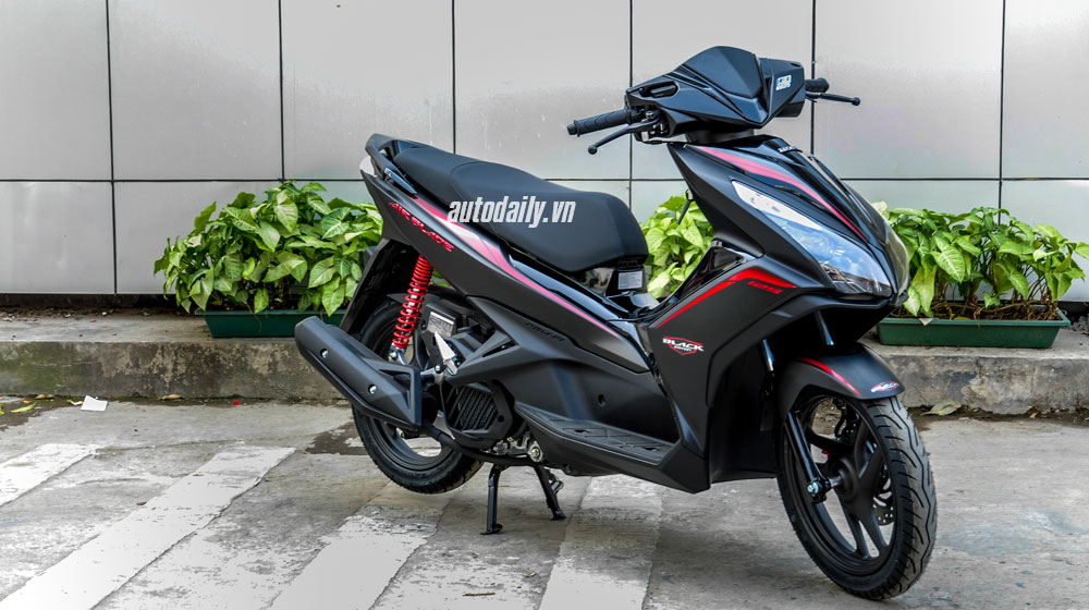 Thị trường xe máy giảm năm thứ 3 liên tiếp honda air blade BE (26).jpg