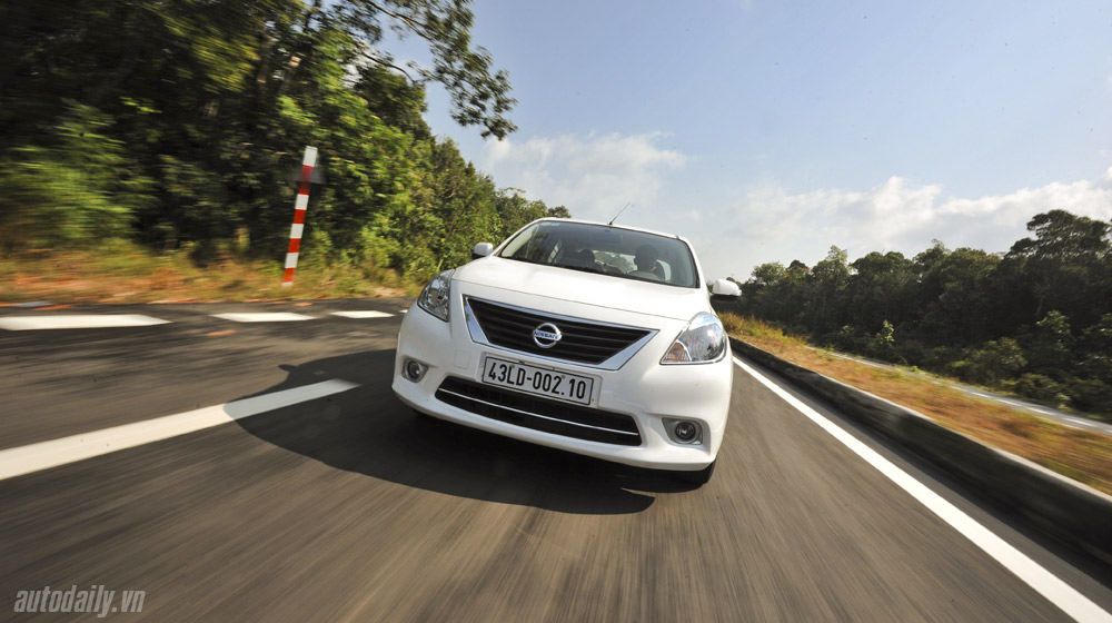 Nissan Sunny “trải” nắng phương Nam Nissan Sunny (40).jpg